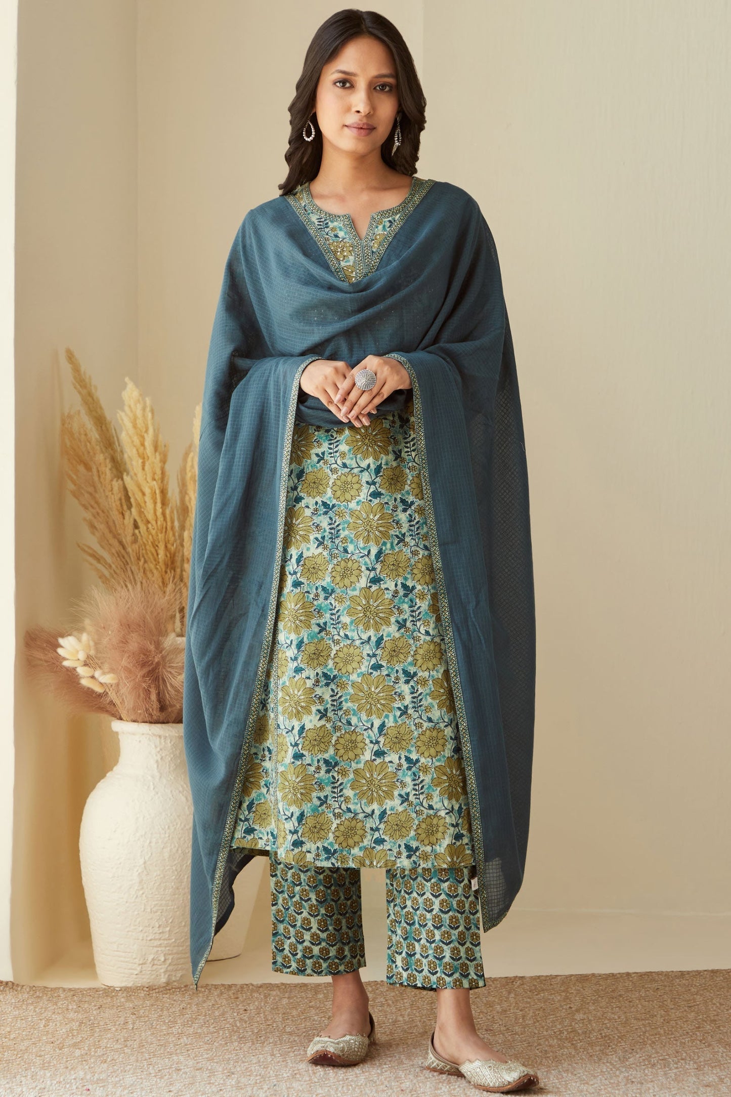 Gauhar Nida Kurta