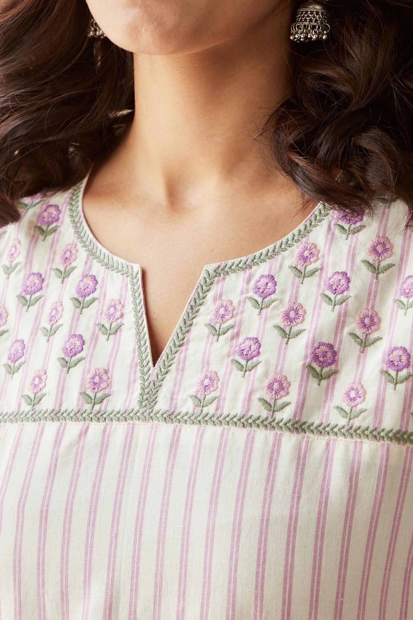 Gulbarg Amira Kurta
