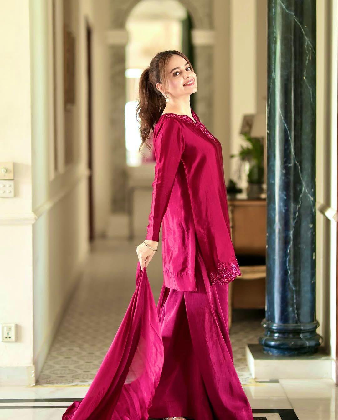 Pink Elegance in Silk: Embroidered Crepe Shalwar Kameez Set